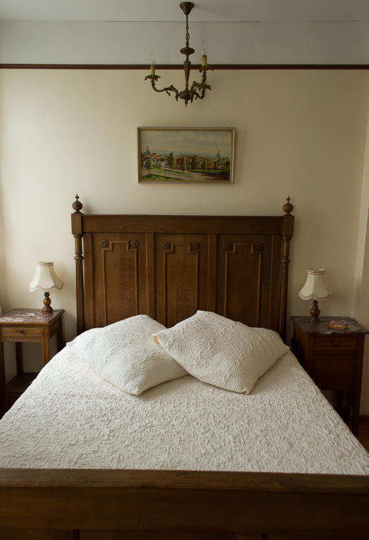 Chambres D'Hotes Sur La Courtine De Coucy Phòng bức ảnh